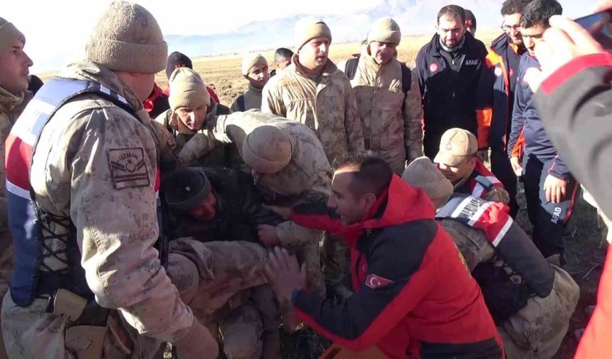 Çoban kendisini koyunların arasında sıcaklığını muhafaza ederek hayatta kalmış