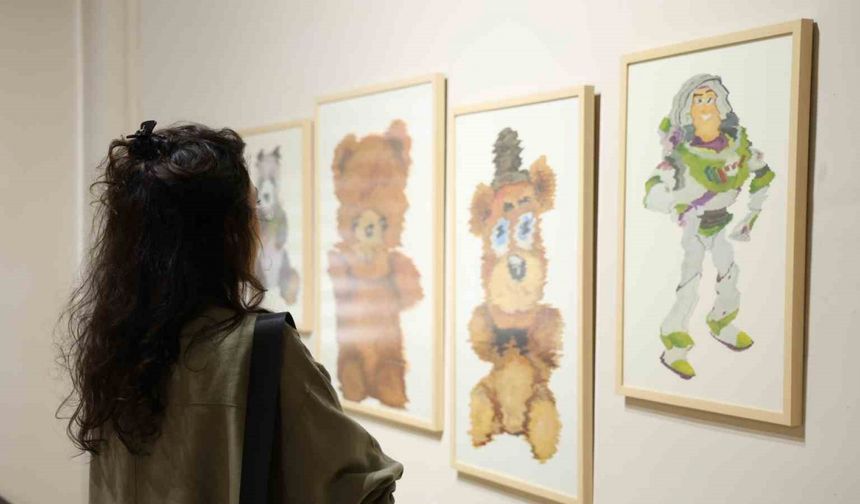 "Çocukluk Düşleri" kişisel sergisi sanatseverlerle buluştu