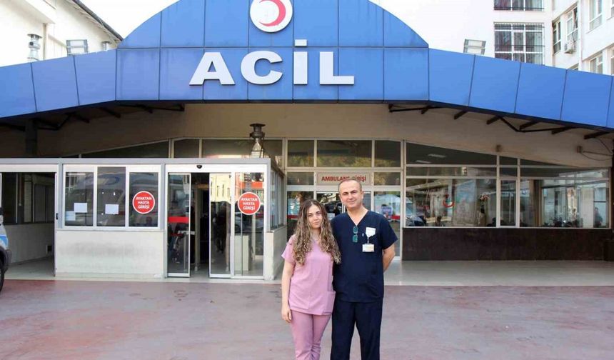 Doktor baba kız birlikte şifa dağıtıyor