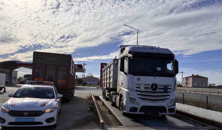Edirne’de tonaj uygulamasında aşırı yüklü tıra 59 bin TL ceza