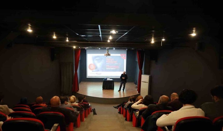 Japon ailesinin dönüşümü konuşuldu: Tokyo hikayesi Sakarya’da izleyiciyle buluştu