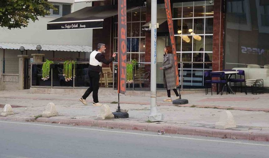 Tabancayla intihar girişiminde bulunan kadını polis son anda engelledi