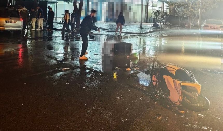 Yola kontrolsüz çıkan otomobil, motosikletle çarpıştı: 1 ölü