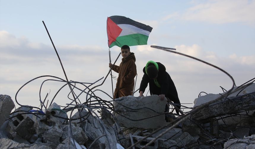 İsrail ordusu, Batı Şeria'da temmuz ayında öldürdüğü Filistinlinin evini yıktı