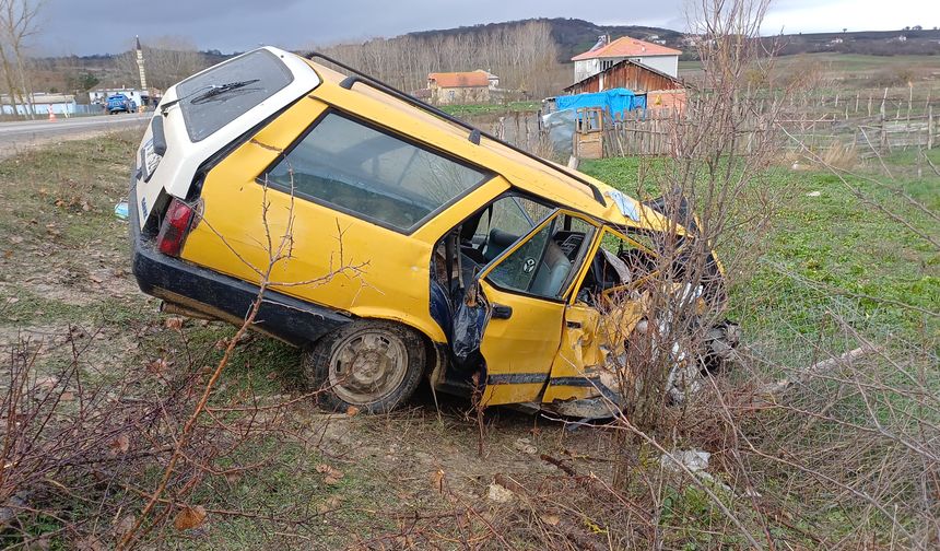 Karabük'te hafif ticari araçla otomobilin çarpıştığı kazada 2'si çocuk 6 kişi yaralandı