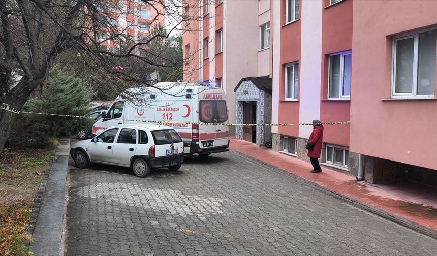 Kütahya'da bir apartmanın 10'uncu katından düşen kişi öldü