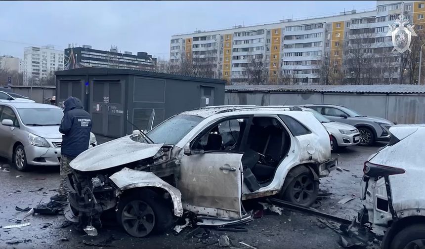 Moskova'da otomobile yerleştirilen patlayıcının infilak etmesi sonucu Tümgeneral Fanil Sarvarov öldü