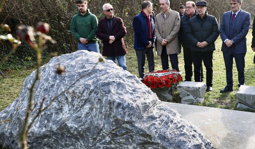 Trabzonspor Kulübü eski başkanı Özkan Sümer, mezarı başında anıldı