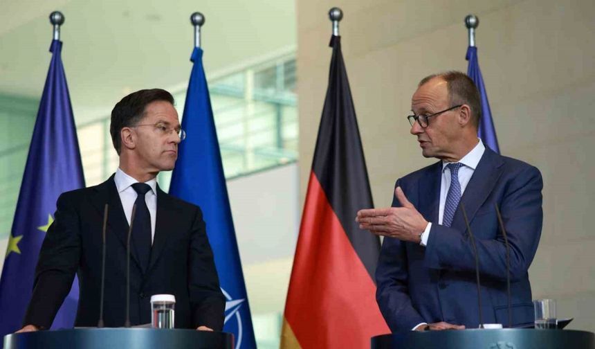 Almanya Başbakanı Merz: "Toprak tavizine cevap vermesi gerekenler öncelikle Ukrayna Başkanı ve halkıdır"