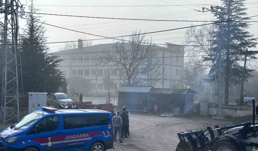 Bolu’da köylüler ağır tonajlı araçlara karşı ayaklandı: Köyün giriş çıkışında lastik yaktılar