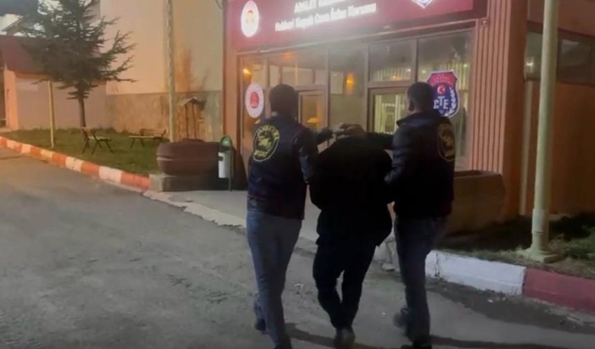 Hakkari’de 10 ayrı dosyadan toplamda 37 yıl kesinleşmiş hapis cezası bulunan şahıs yakalandı