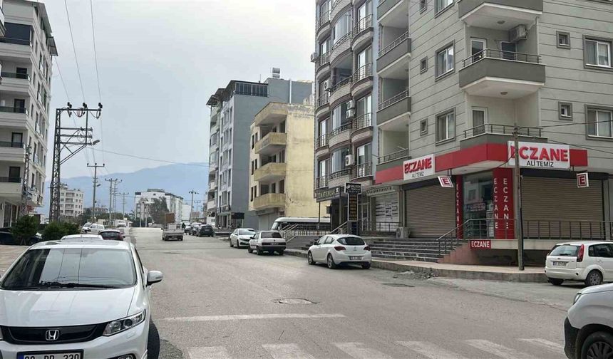 Hatay’da kuvvetli fırtına etkisini hissettirdi