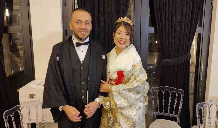 Japon gelin ve Türk damat konuklarını kimanoyla karşıladı
