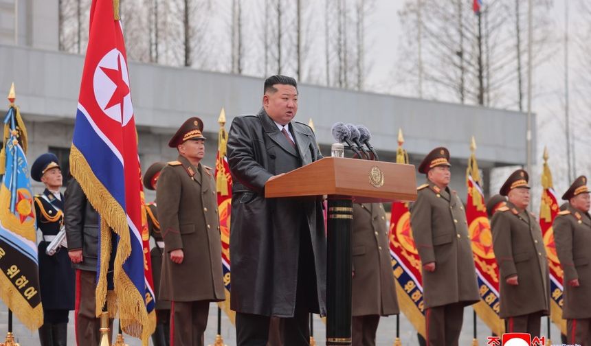 Kuzey Kore lideri Kim, Kursk cephesinden dönen askerlerini devlet nişanı ile onurlandırdı