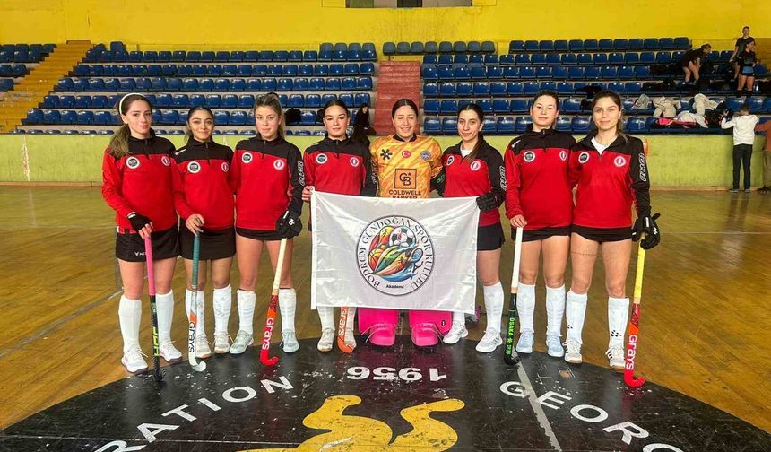 Muğla'da hokey sınırları aşıyor