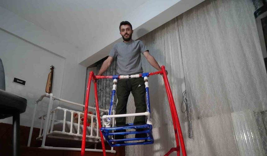 Tesisatçı baba adayından, doğacak bebeğine su borusundan beşik ve salıncak