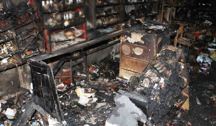 Veresiye alamadığı için bakkalı ateşe verdi