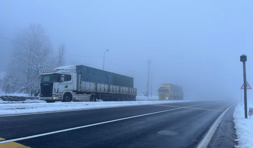 Bolu Dağı'nda sis etkili oldu