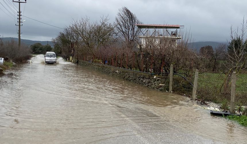 Çanakkale'de sağanak etkili oldu