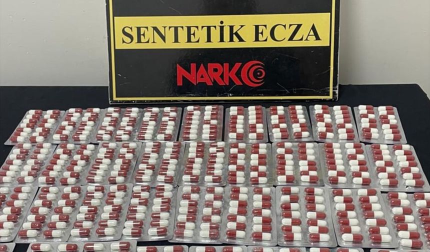 Kırşehir'de uyuşturucu operasyonunda yakalanan 3 zanlıdan 2'si tutuklandı