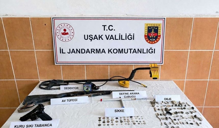 Uşak'ta bir evde 48 sikke ele geçirildi