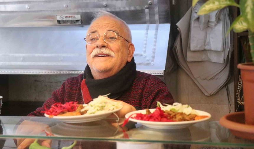 60 yıllık lezzet mirası: Uzun Çarşı'nın ciğer ustası gastronomi turizmine katkı sunuyor