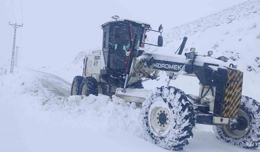 Elazığ'da 323 köy yolu ulaşıma kapandı