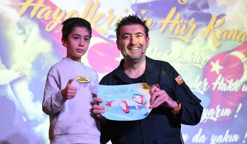 HÜRKUŞ'un baş test pilotu Murat Özpala GUHEM'de deneyimlerini paylaştı