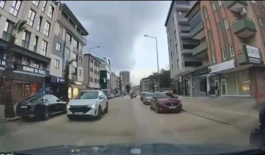 Park halindeki araçların arasından çıkan yayaya çarptı