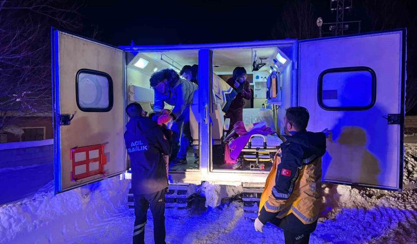 Patnos'ta kar engeline rağmen 40 günlük bebek kurtarıldı