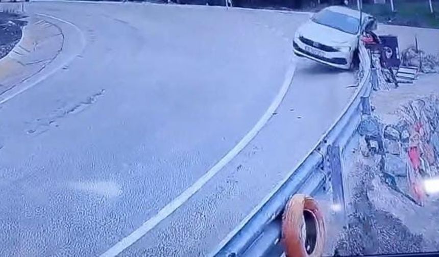 Uludağ yolunda kontrolden çıkan araç bariyerlere çarptı