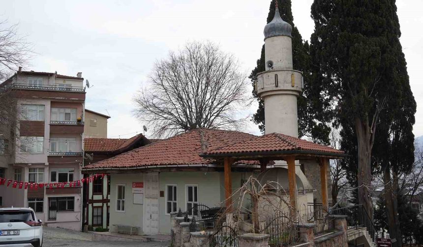 Yumurta parasıyla yapılan 395 yıllık cami restorasyona alındı