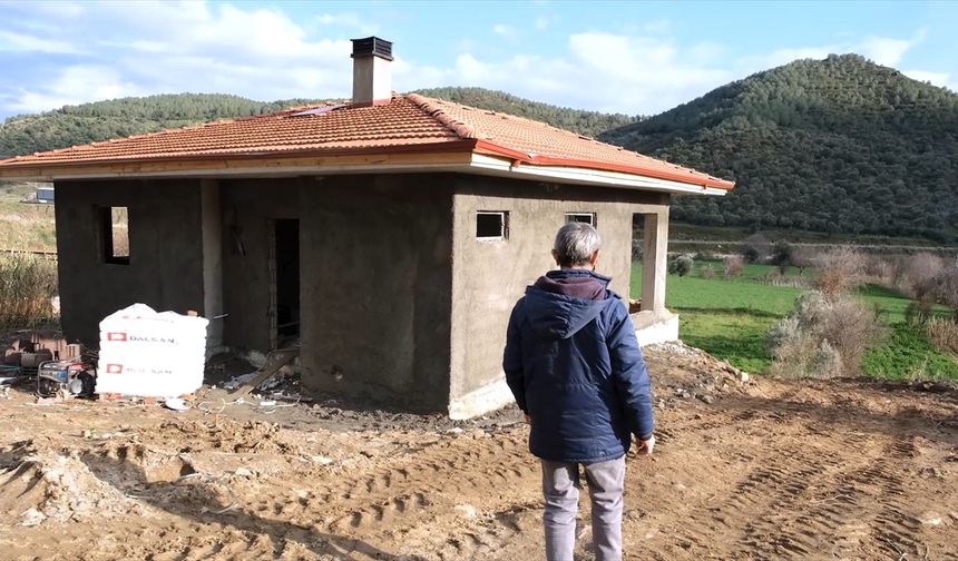 Bakan Kurum'dan İzmir Ödemiş'teki orman yangınında evi yanan 'Cavit amca'ya ilişkin paylaşım: