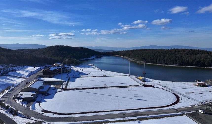 Beyaz örtüyle kaplı Topuk Yaylası havadan görüntülendi