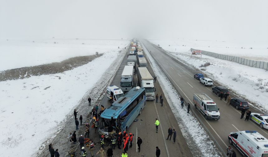 Erzurum'da ikinci kez zincirleme trafik kazası meydana geldi, 1 kişi öldü