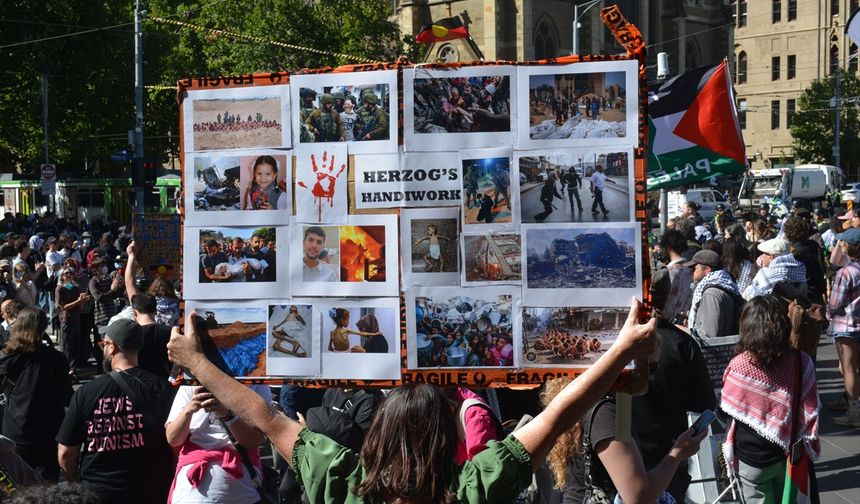 İsrail Cumhurbaşkanı Herzog'un Avustralya ziyaretinin son gününde de protestolar düzenlendi