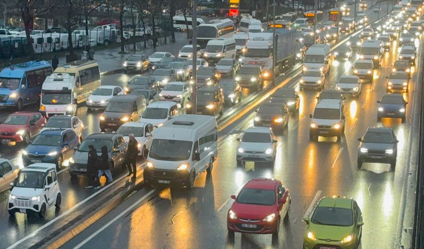 İstanbul'da trafik yoğunluğu yüzde 81'e kadar çıktı