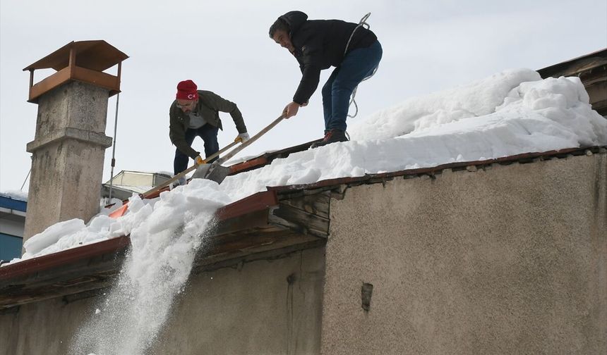 Kars'ta kar yağışı yerini soğuk havaya bıraktı