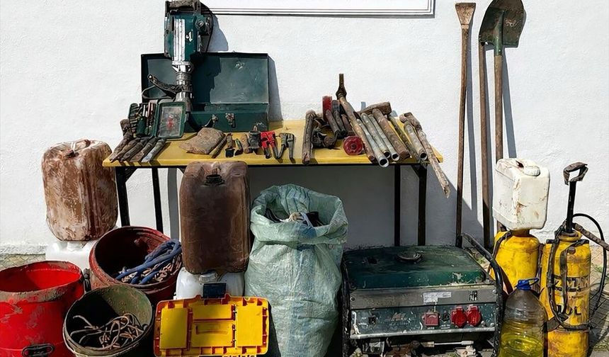 Manisa'da sit alanında izinsiz kazı yapan 2 şüpheli yakalandı