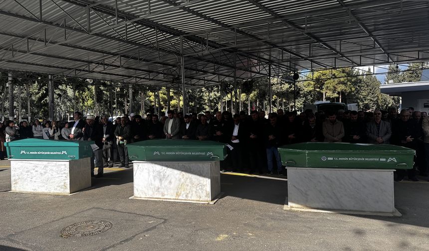 Mersin'de cipin çarpması sonucu ölen 3 yayanın cenazeleri toprağa verildi