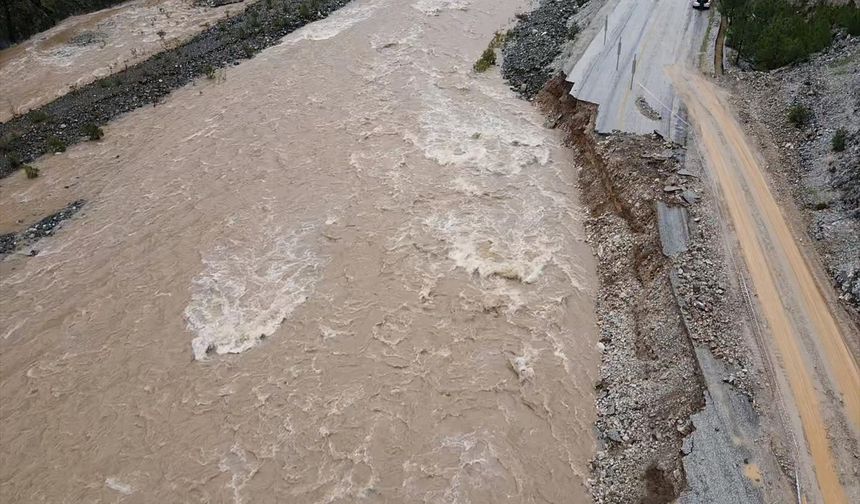 Muğla'da kuvvetli yağış nedeniyle sel ve su taşkınları yaşanıyor