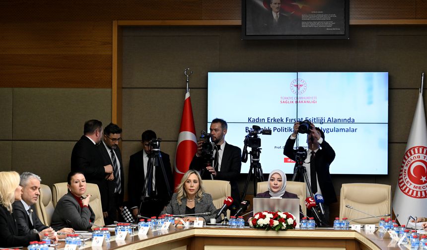 Sağlık Bakanı Memişoğlu, TBMM Kadın Erkek Fırsat Eşitliği Komisyonu'nda sunum yaptı: