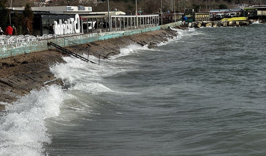 Tekirdağ'da lodos deniz ulaşımını olumsuz etkiliyor