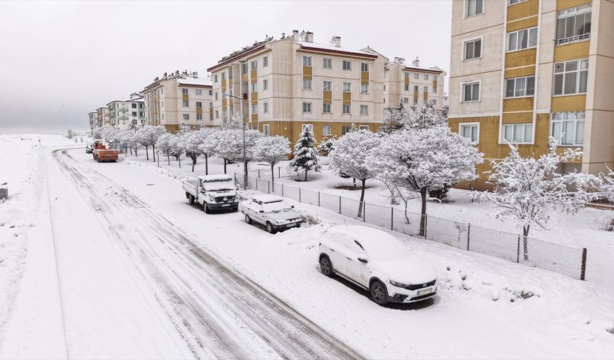 Van, Hakkari, Bitlis ve Muş'ta 498 yerleşim yerine ulaşım sağlanamıyor