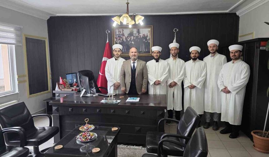 Çan'da yeni atanan din görevlilerine sarık ve cübbe giydirme merasimi düzenlendi