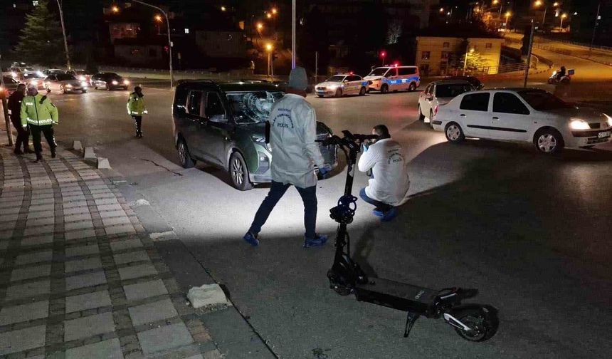 Karaman'da hafif ticari araçla scooter çarpıştı: 1 ağır yaralı