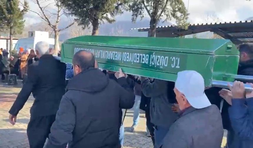 Osmaniye'de eski eşi tarafından öldürülen 2 çocuk annesi kadın toprağa verildi