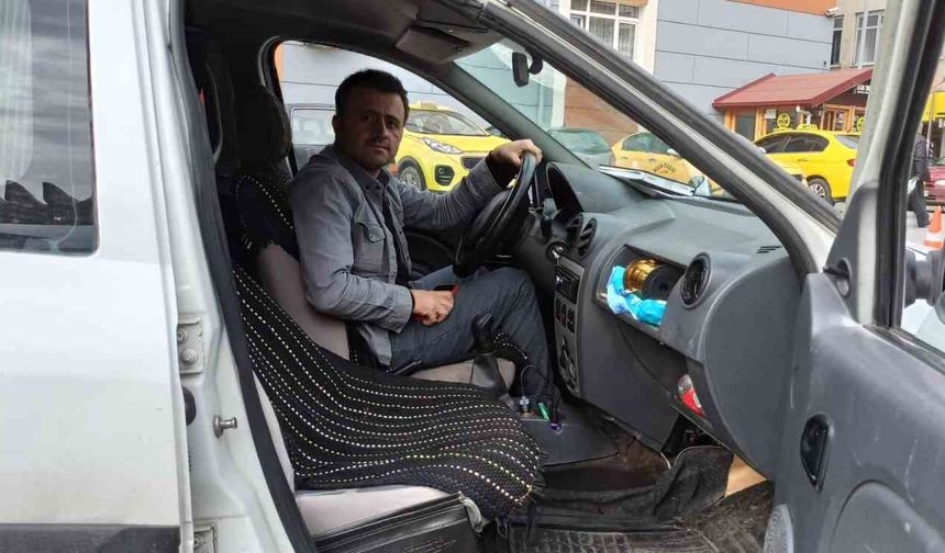 Otomobilini 50 gram altın karşılığında satışa çıkardı