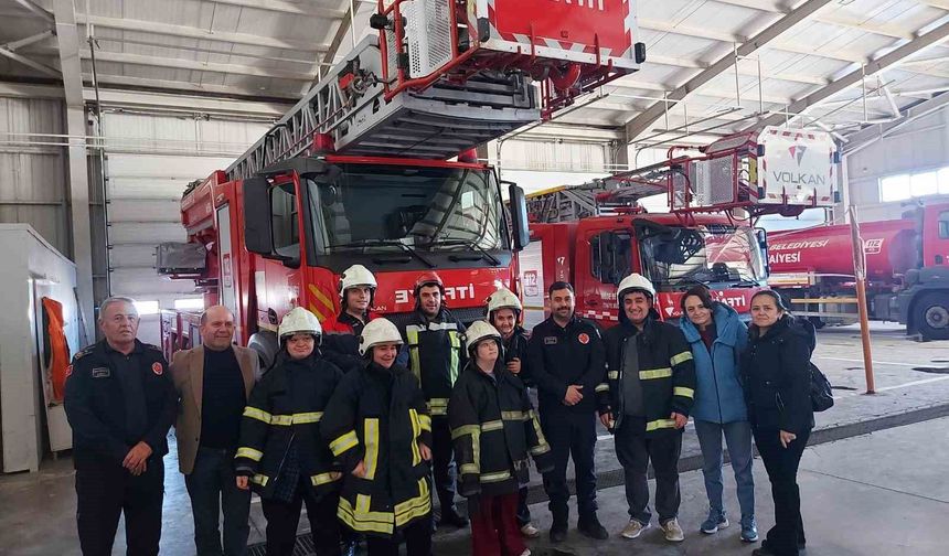 Özel öğrencilerden itfaiyeye anlamlı ziyaret