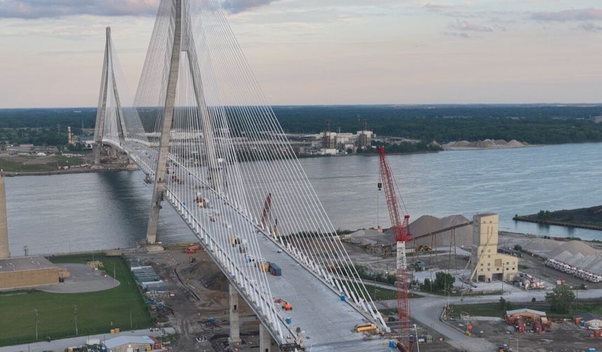 Trump, Kanada'nın inşa ettiği köprünün mülkiyetini istedi